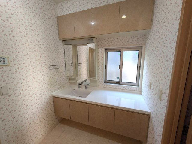 岩出市桜台　中古戸建の独立洗面台
