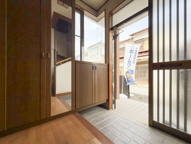 福生市大字福生　中古戸建の玄関