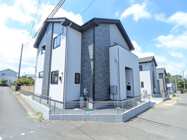 ひたちなか市市毛　4期　新築戸建て　3号棟の前面道路含む現地写真|陽当たりや敷地の広さをご確認できます！
本日のご見学も可能です♪
お気軽にお電話またはお問い合わせください。