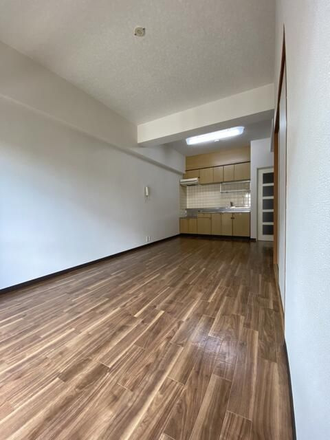 八王子市大和田町３丁目の賃貸マンションの居間・リビング