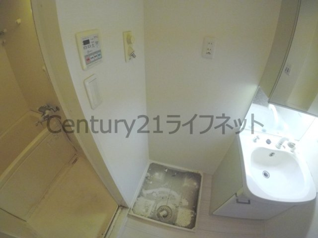 【洗面所】 | ジュネーゼグラン天満 | 洗濯機置場です。