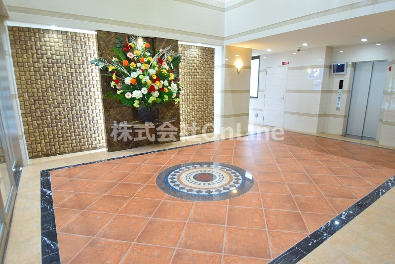 Luxe布施駅前のロビー