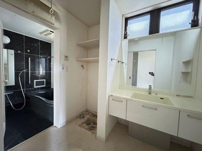 【洗面所】 | 藤沢市石川5丁目 中古戸建 全1棟