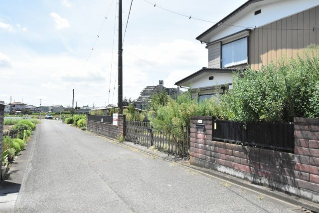 北本市宮内５丁目　売地の前面道路含む現地写真