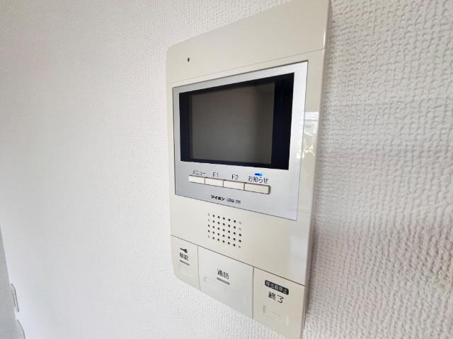 サウザンドグラスの内装|カメラ付インターホン