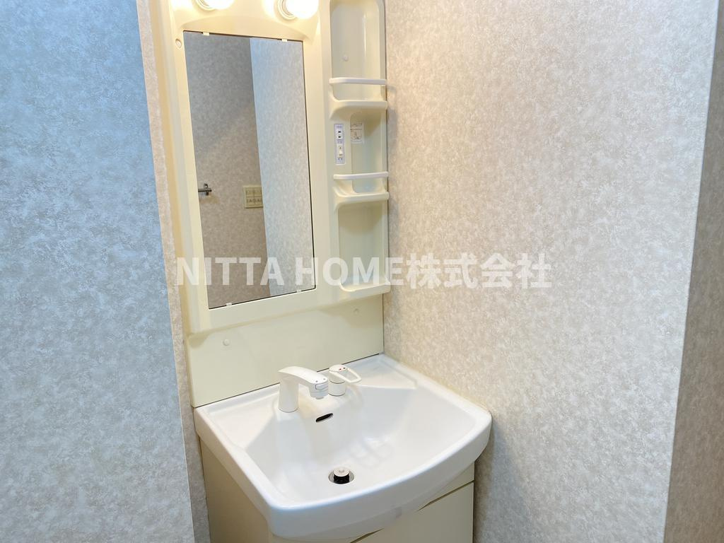 舞鶴市清道新町の賃貸マンションの洗面所|独立洗面所がついていて身支度に便利！