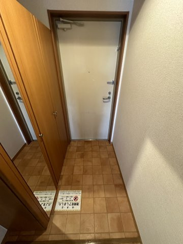 ラヴィアン八千代の玄関