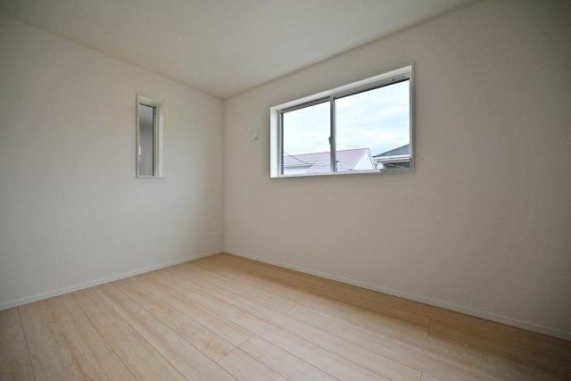 クレイドルガーデン鳥飼西4丁目新築一戸建て│2SLDK＋駐車1台可の洋室|洋室6帖
2面採光の明るいお部屋です。