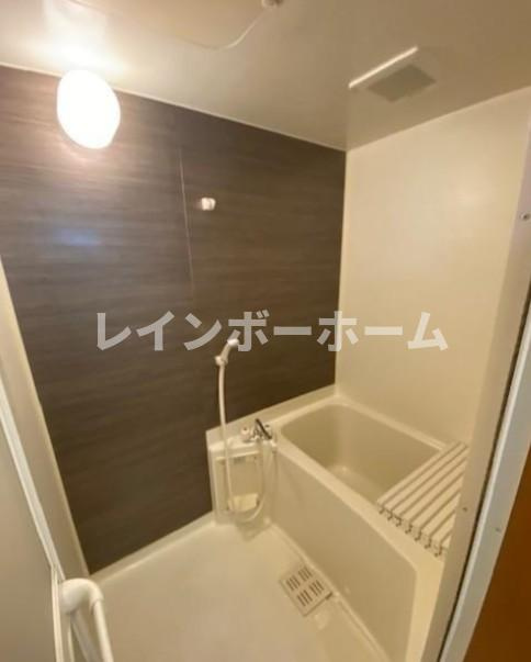 松戸市千駄堀のアパートの浴室