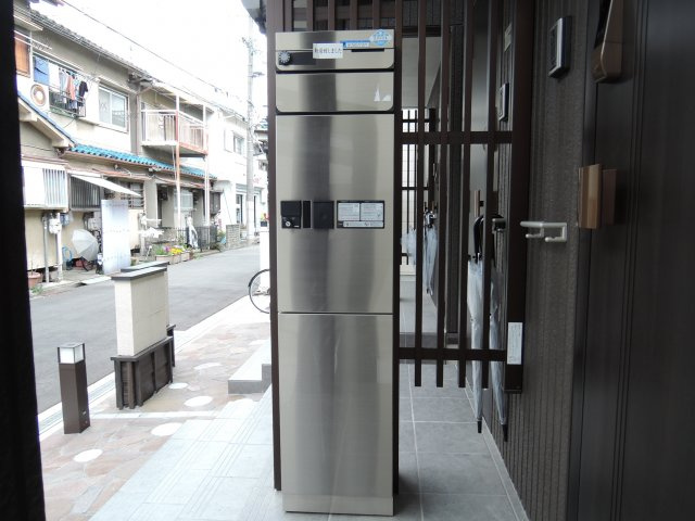 ウィステリア  B棟のエントランス