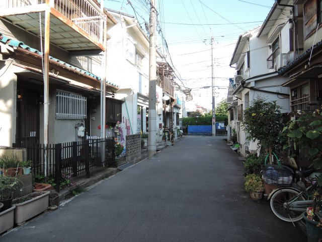 ウィステリア  B棟の周辺