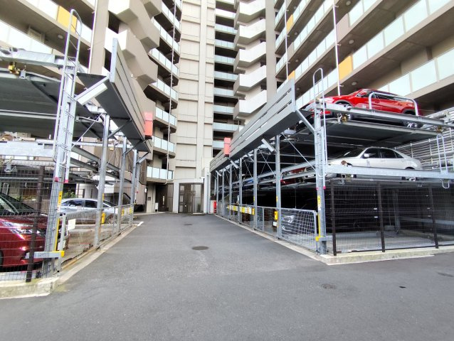 アデニウム新小岩の駐車場