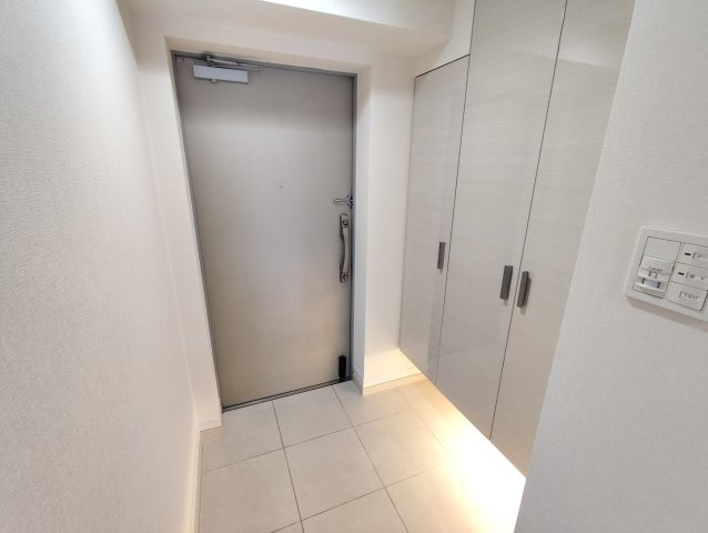 アデニウム新小岩の玄関