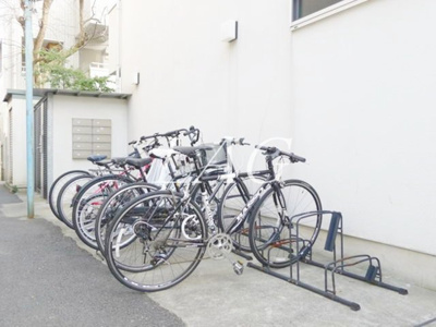 【その他共用部分】 | ホワイトフィールド西小山 | 駐輪場です。