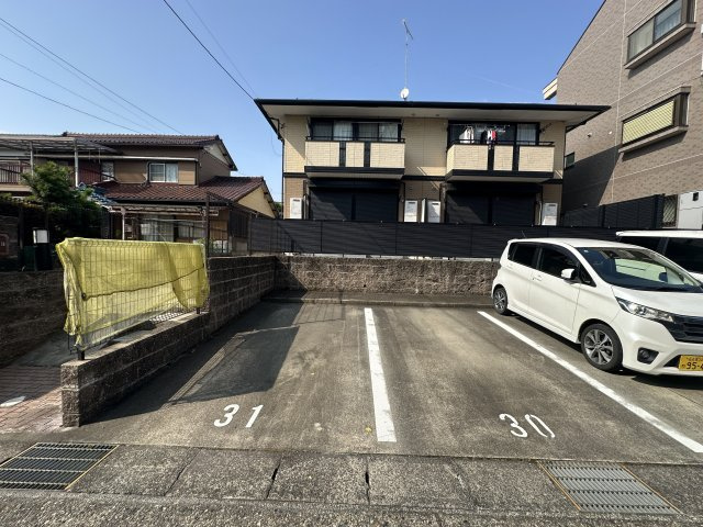 インペリアル浦里Bの駐車場