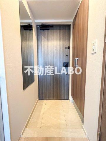 レジュールアッシュアーバンイールの玄関