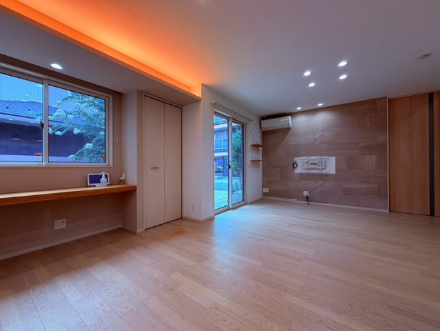 【居間・リビング】 | 西東京市南町６丁目　中古戸建て | 家具の配置もしやすい、ゆとりある開放的なLDKが魅力です
