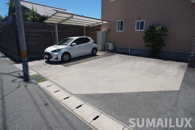 熊本市中央区世安３丁目の一戸建ての駐車場