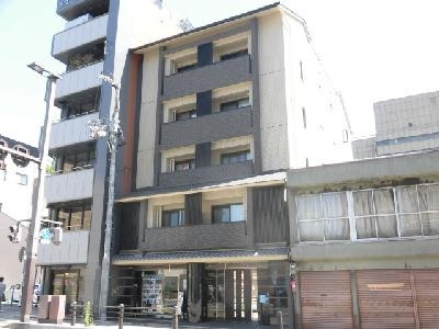クロスフィールド東山の外観