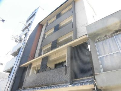 クロスフィールド東山の外観