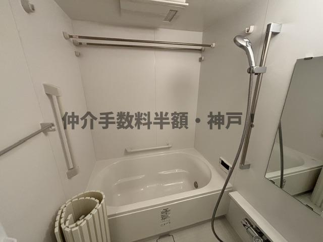 アルファスマート神戸狩口台　仲介手数料半額！の浴室|落ち着いた空間のお風呂です