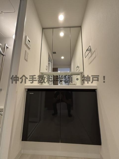 アルファスマート神戸狩口台　仲介手数料半額！の独立洗面台|使いやすい独立洗面台です