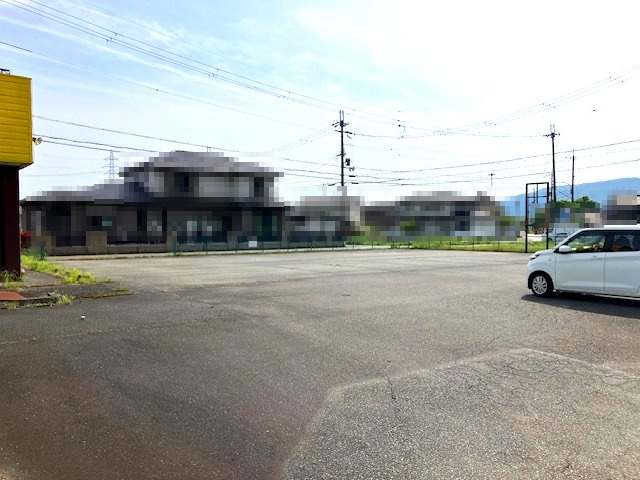 高島市マキノ町高木浜1丁目店舗の駐車場