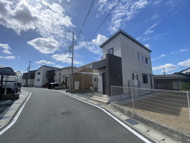 中古戸建　たつの市龍野町日飼の前面道路含む現地写真|前面道路含む現地写真です