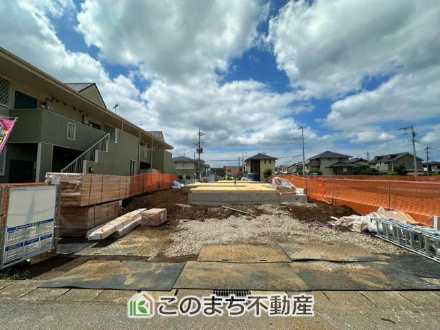 ブルーミングガーデン宇都宮市下岡本町ネオユニバースの外観|建築中現地写真（同社施工の完成物件・モデルハウスがご見学できます）