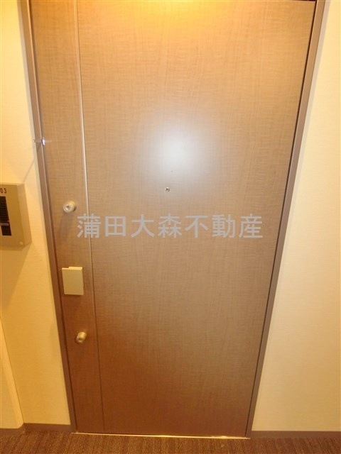 フレンシア蒲田の玄関