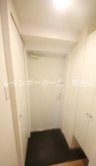 ヴァリエ原町田※初期費用分割あと払いサービス利用可能物件の玄関|同物件別号室参考写真