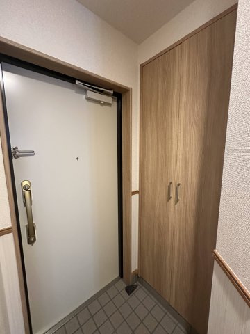 インペリアル南大高の玄関