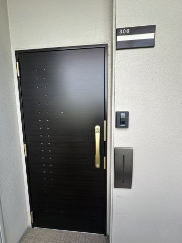 インペリアル南大高の玄関