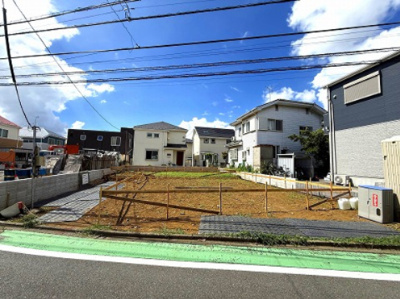 【外観】 | 【仲介手数料２６０万円ＯＦＦ！】■喜多見小２分■ＺＥＨ（省エネ）水準住宅■ | 【諸費用２６０万円ＯＦＦです！】
決算特別キャンペーン！
家計応援サービスの限界に挑戦中！
■喜多見小２分
■３ＬＤＫ＋車庫
■ＺＥＨ（省エネ）水準住宅
■バス便利
