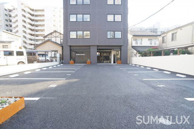熊本市中央区古大工町の賃貸マンションの駐車場