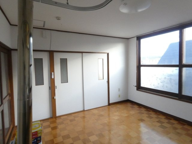 小川ハイツの居間・リビング