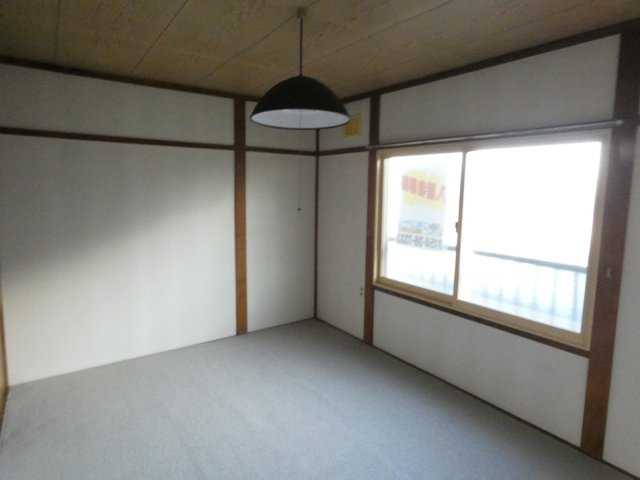 小川ハイツの洋室