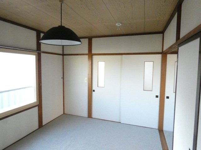 小川ハイツの洋室