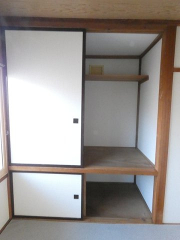 小川ハイツの収納
