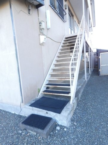 小川ハイツのエントランス