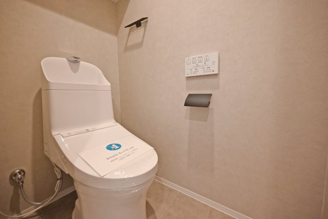 コスモハイツ新大阪弐番館のトイレ|新調済みのトイレで清潔に心地よくご利用いただけます。
