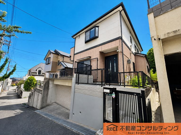 神戸市東灘区御影山手5丁目　中古戸建のエントランス