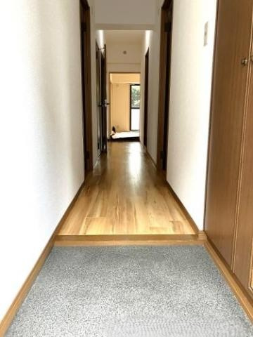 ヴィラージュ荷稲の玄関|広々玄関♪シューズボックス、収納が豊富です。