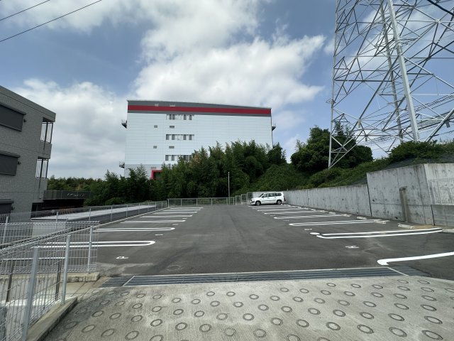 インペリアル南大高の駐車場