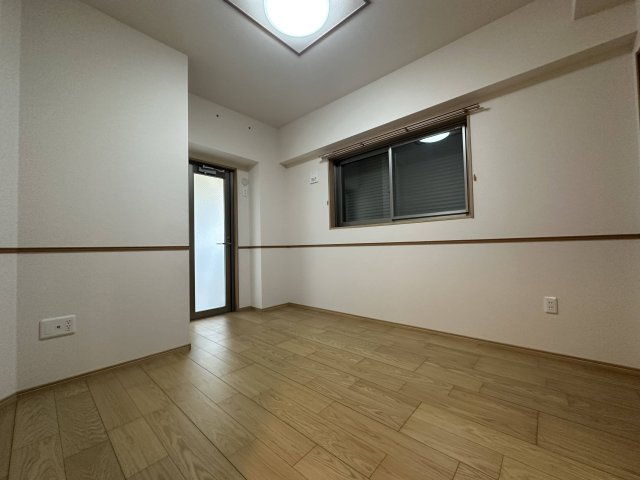 インペリアル南大高の洋室