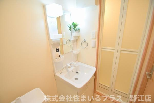 ルミエール鶴見緑地の洗面所