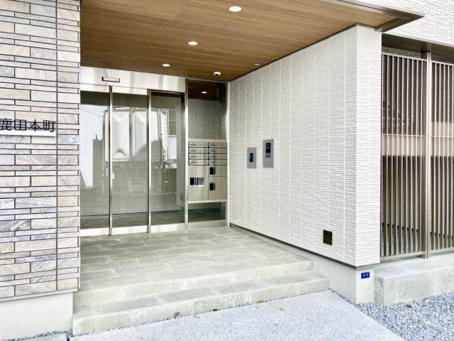 【エントランス】 | シャーメゾン鹿田本町
