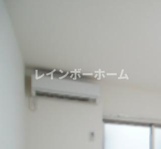 リブリ・デルニエの設備
