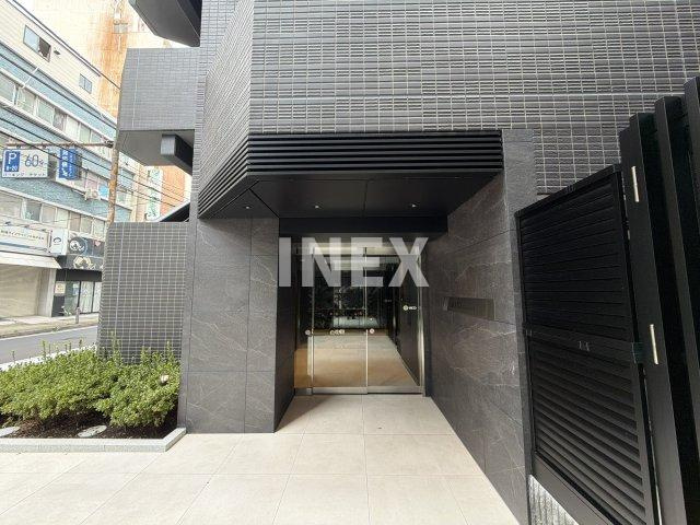 横浜市中区福富町西通の賃貸マンションのエントランス