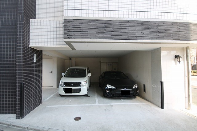 タウンライフ内山の駐車場